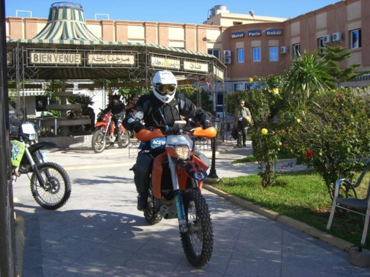 Motel Paris Dakar Selouane Ngoại thất bức ảnh