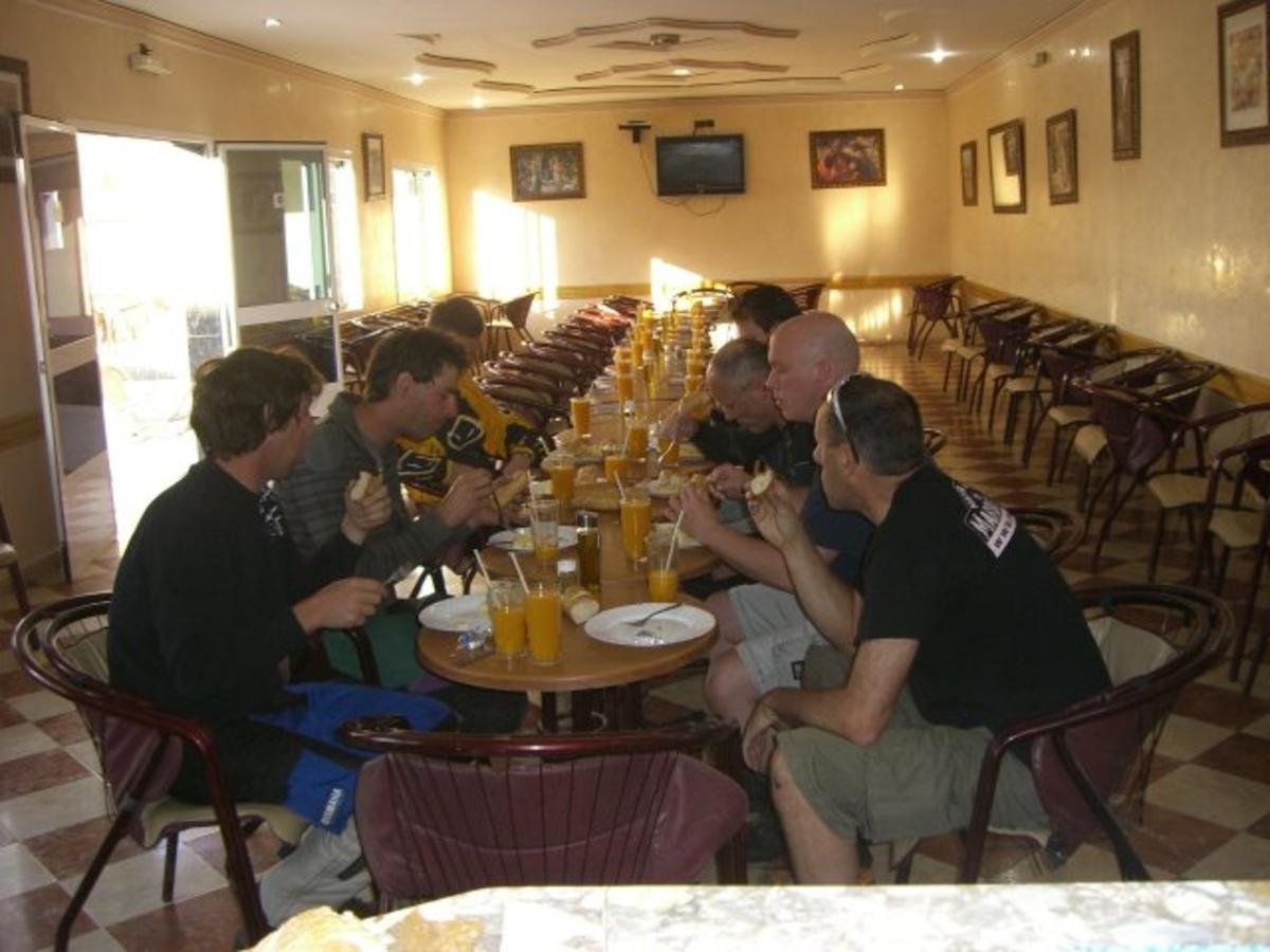 Motel Paris Dakar Selouane Ngoại thất bức ảnh