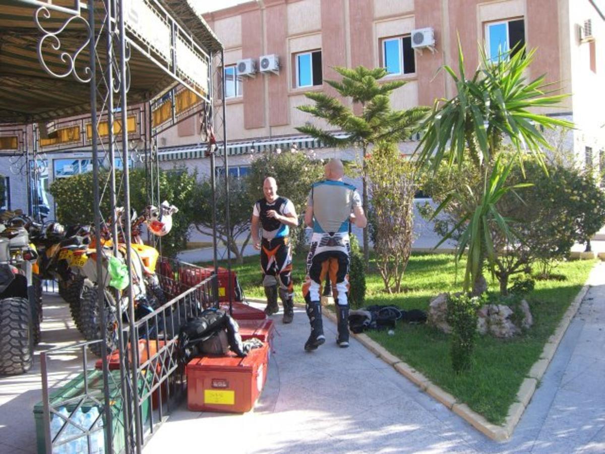 Motel Paris Dakar Selouane Ngoại thất bức ảnh